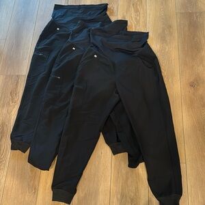 3 pairs of Figs maternity joggers